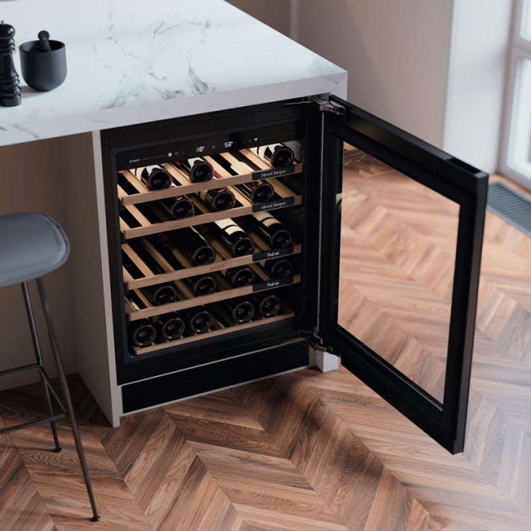 Винный климатический шкаф WU886G1ENB1